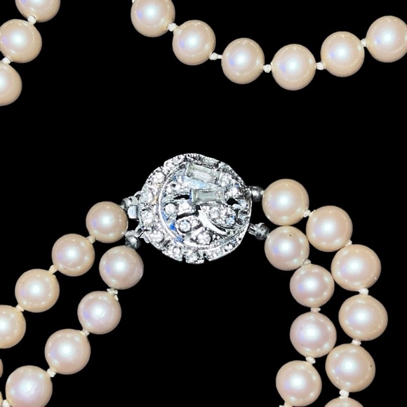 Vintage Pearl Handknotted Necklace with Silver Rhinestone Art Deco Clasp - Picture 5 of 5